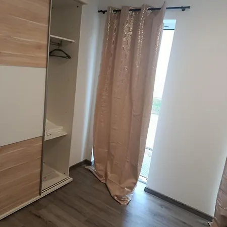 Modern And Bright 2-room For 3 People