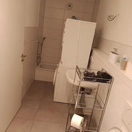 Modern And Bright 2-room For 3 People Apartment *